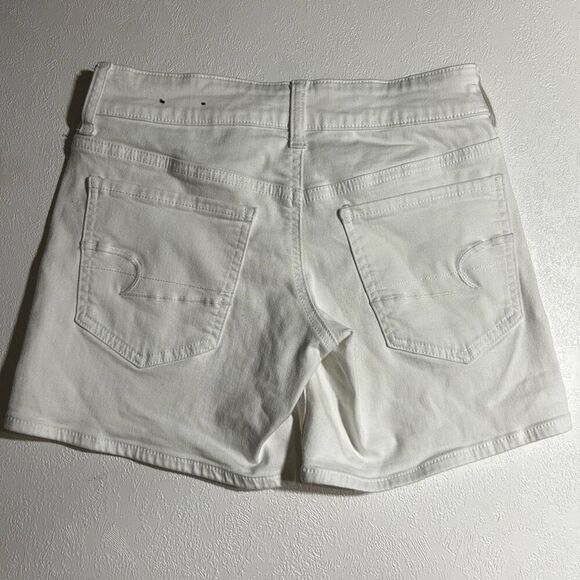 American Eagle White Denim Shorts | Classic Fit | Size 2 - Picture 2 of 8